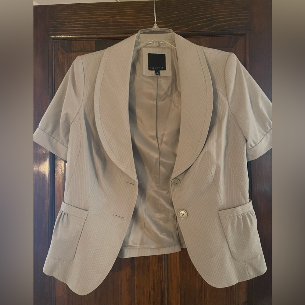 Short sleeve blazer